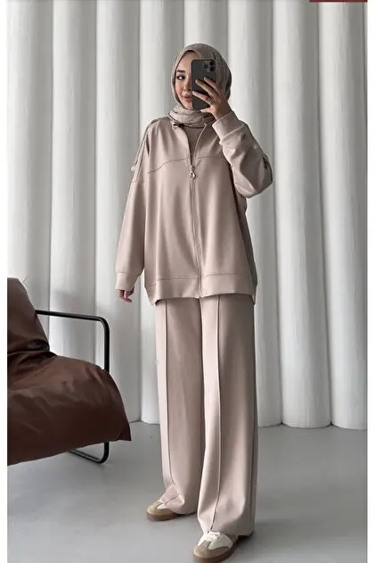 طقم أوفر سايز كريمي من المودال