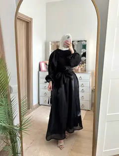 فستان بيلا من قماش الأورغنزا