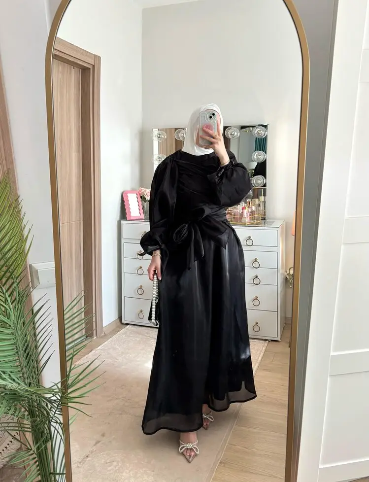 فستان بيلا من قماش الأورغنزا