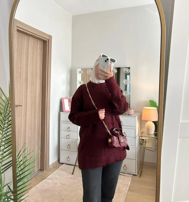 كنزة عنابية بملمس تيدي