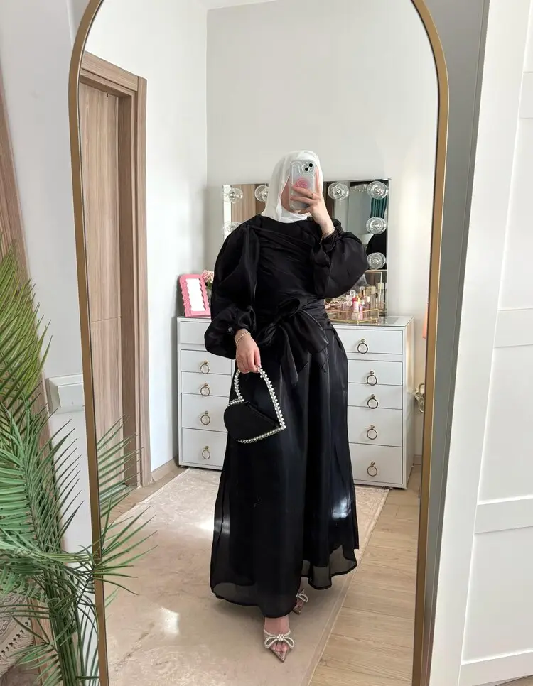 فستان بيلا من قماش الأورغنزا