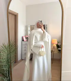 İnci detaylı swan elbise
