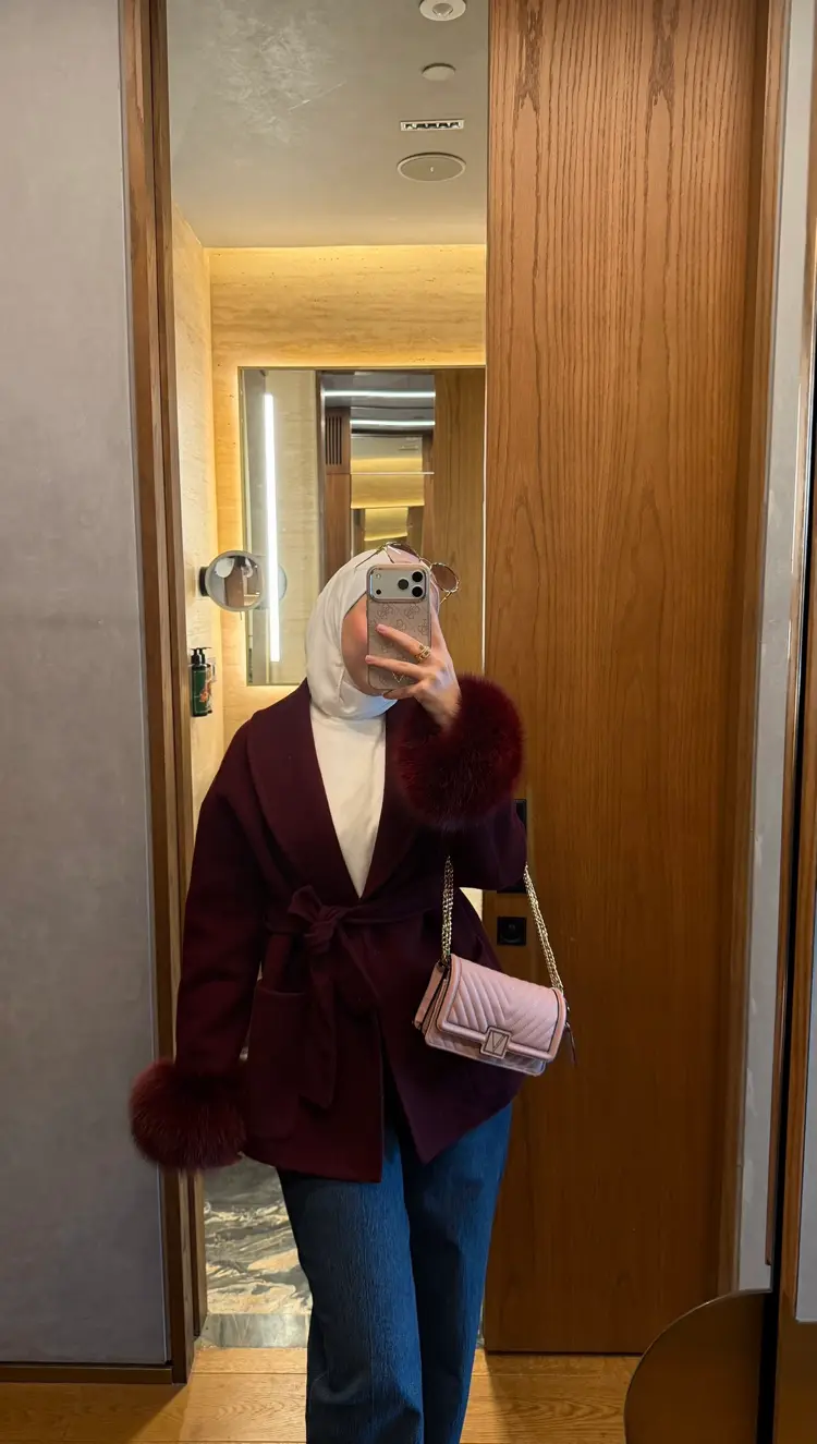 جاكيت أصلي بتفاصيل أكمام من الفرو