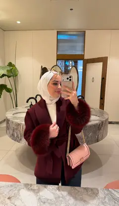 جاكيت أصلي بتفاصيل أكمام من الفرو