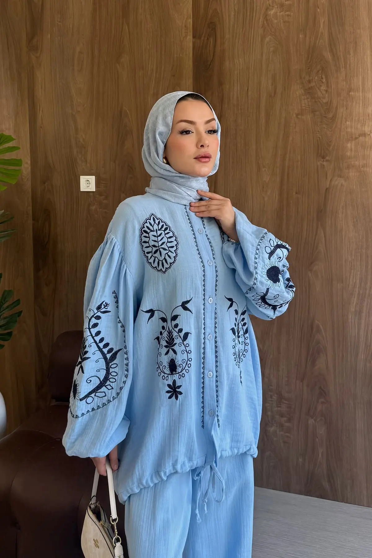 NAZENİN TAKIM