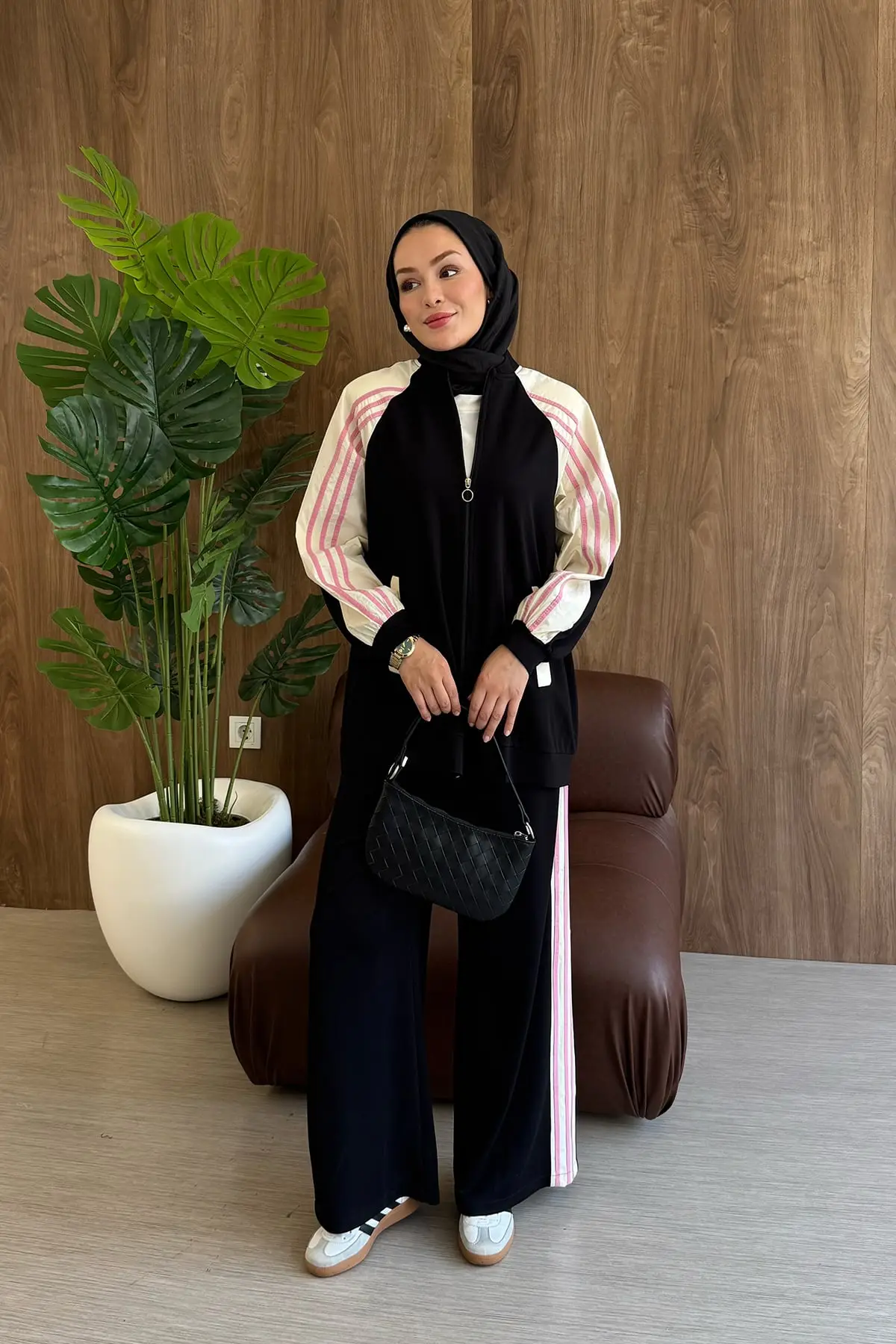 طقم رياضي مئلم