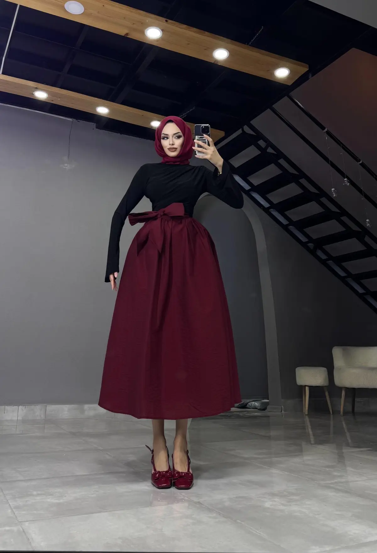 تنورة لاتينا ضيق قصة