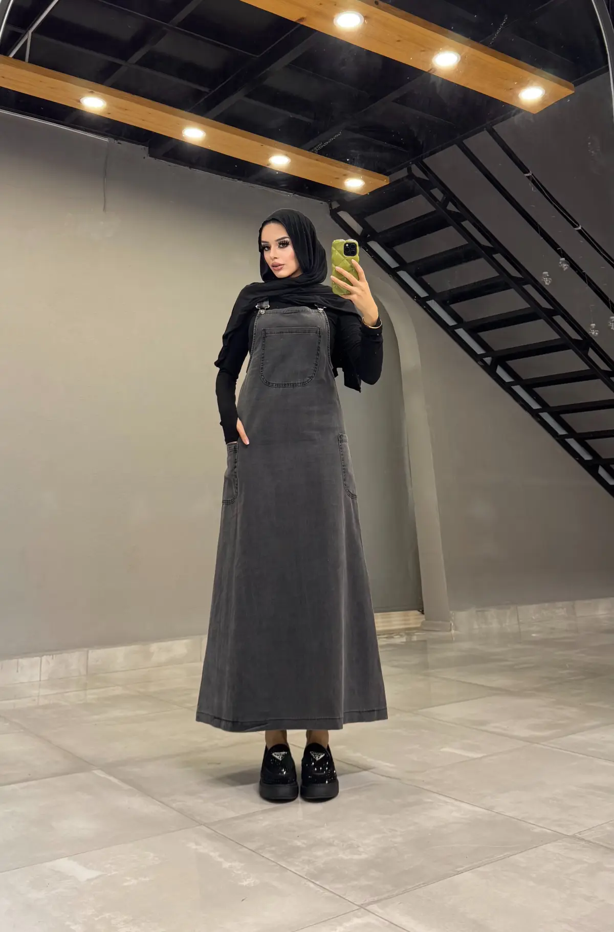 جينز بقصة سلوبيت